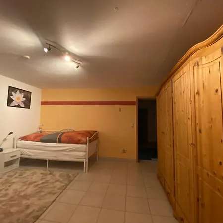 Ruhige Ortsrandlage 1 Homestay